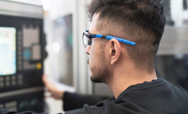 cnc_steuerung_bearbeitungszenter_1600px_web